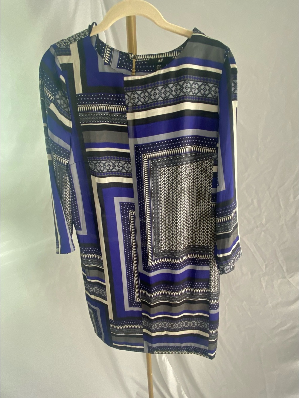 H&M Geometric Scarf Print Shift Dress Blue Gray Cream Size 8 - Picture 2 of 6